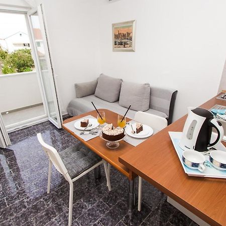 Apartmani Sanja Vodice Eksteriør bilde