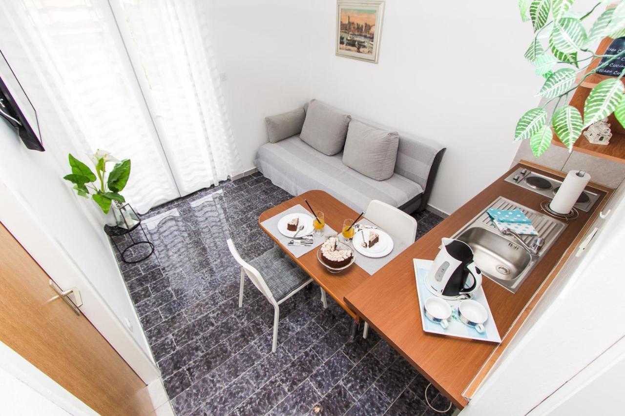 Apartmani Sanja Vodice Eksteriør bilde