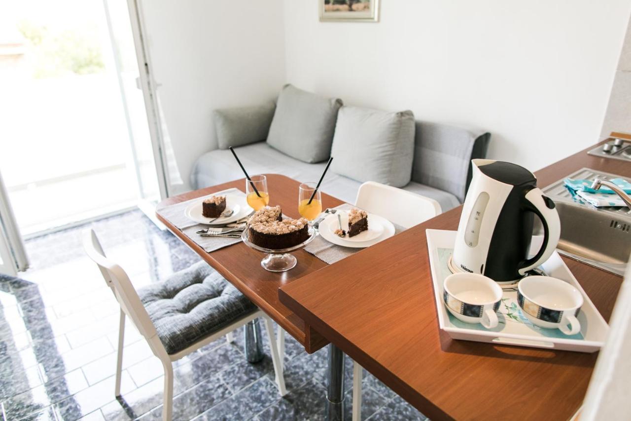 Apartmani Sanja Vodice Eksteriør bilde