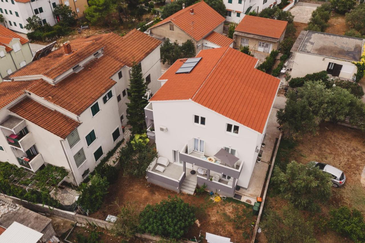 Apartmani Sanja Vodice Eksteriør bilde