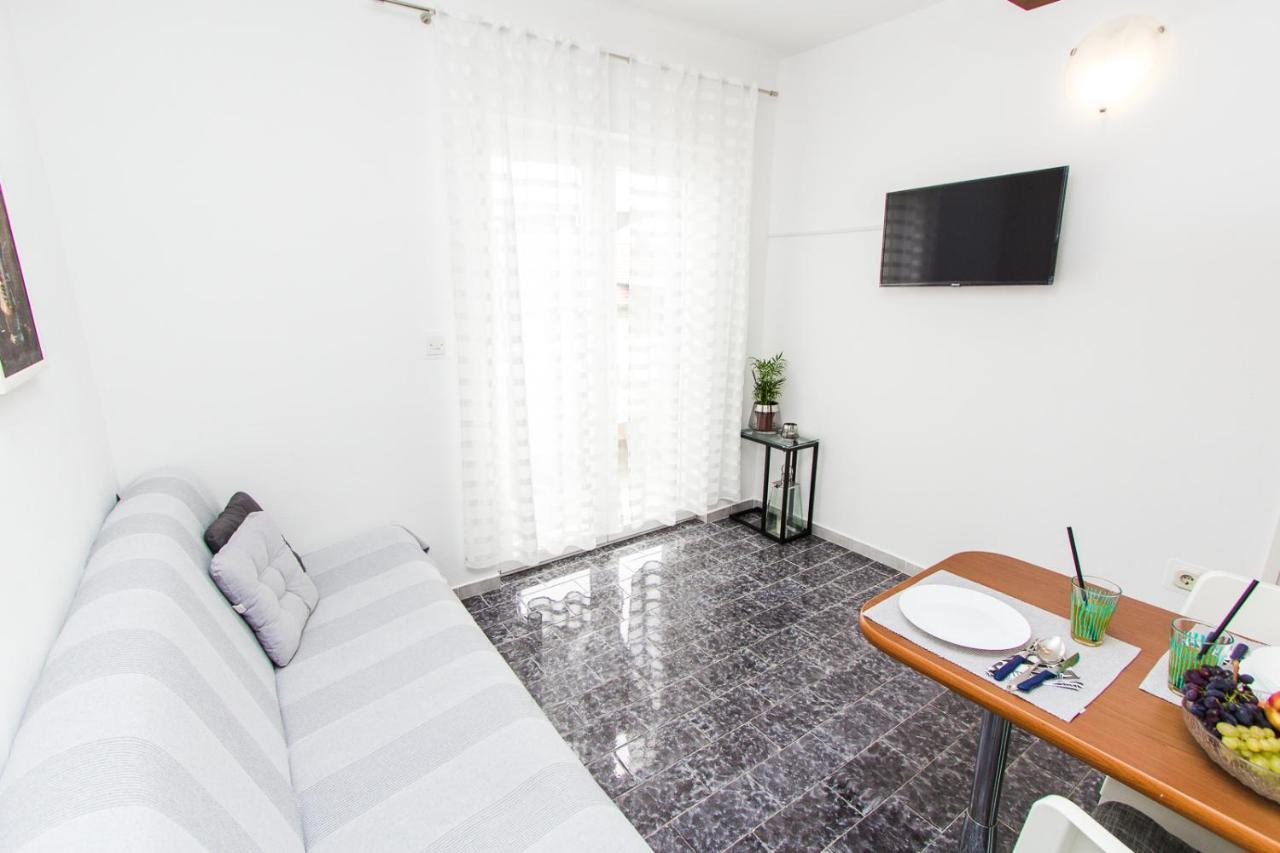 Apartmani Sanja Vodice Eksteriør bilde