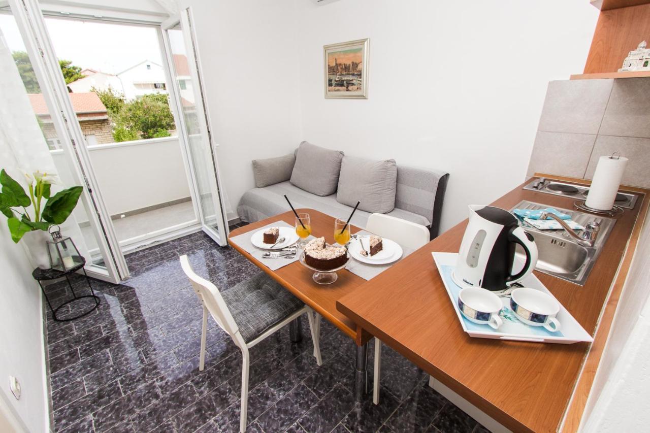 Apartmani Sanja Vodice Eksteriør bilde