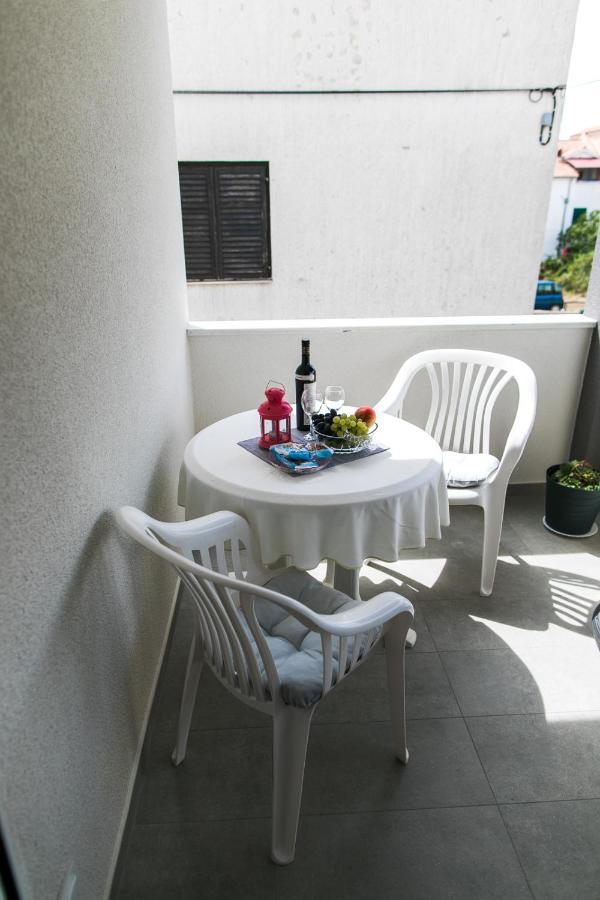Apartmani Sanja Vodice Eksteriør bilde