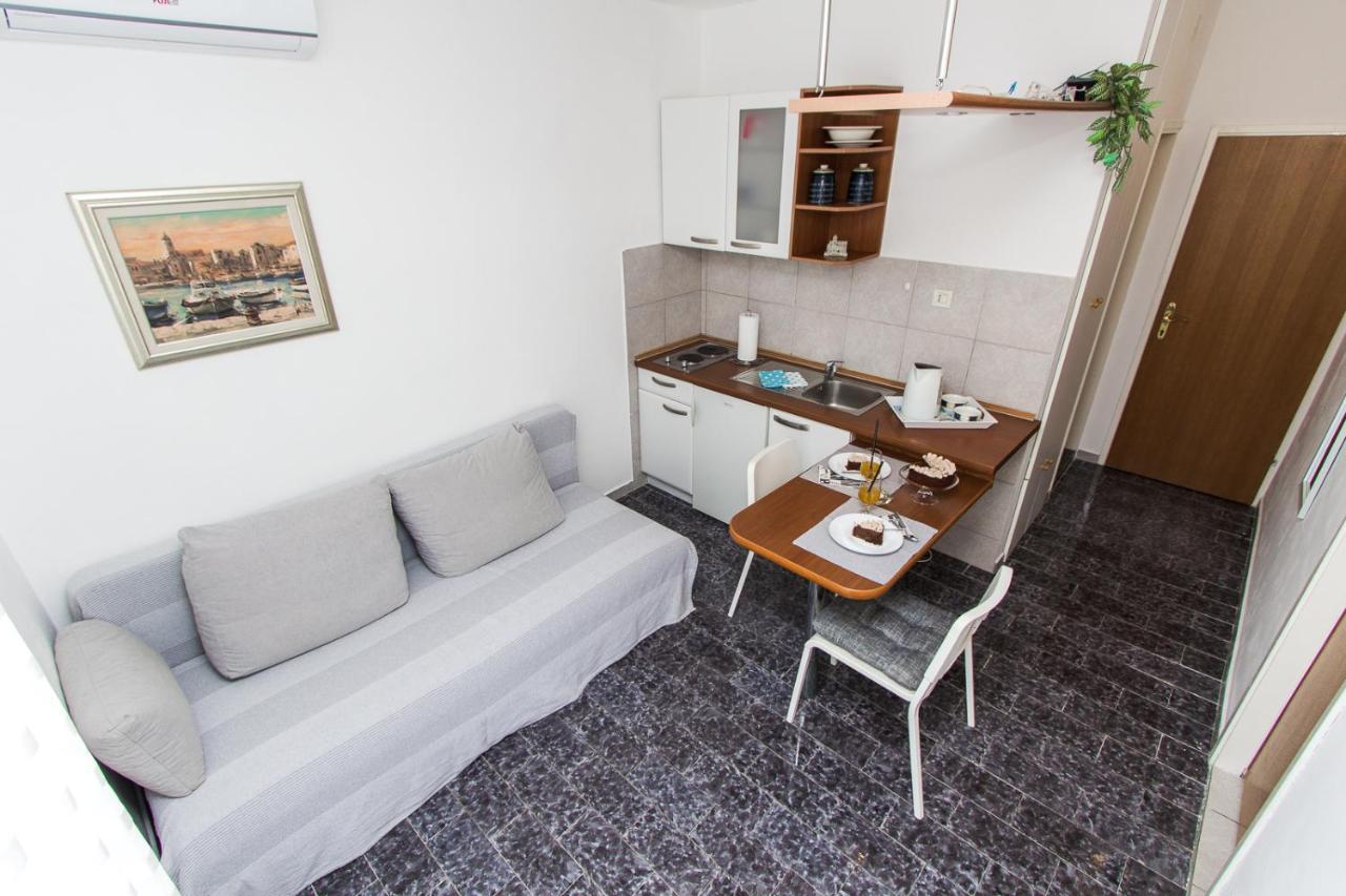 Apartmani Sanja Vodice Eksteriør bilde